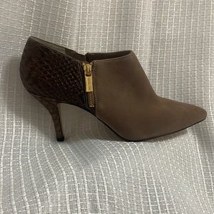 NWB Michael Kors Clara Mid Bootie Size 9